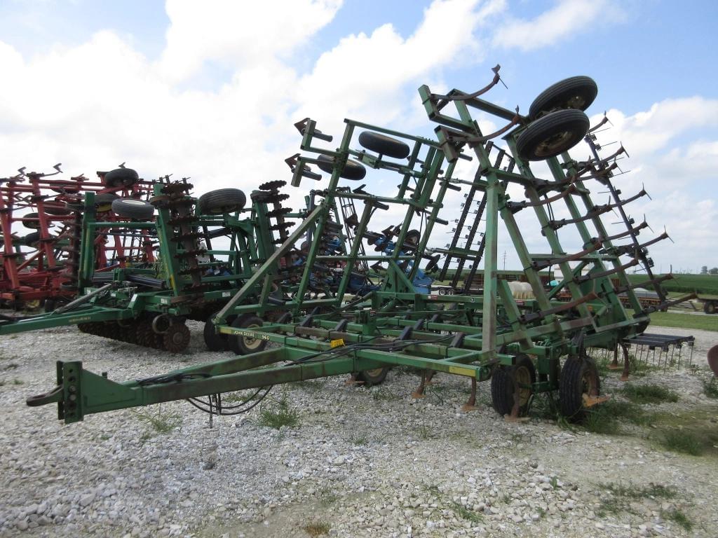Image of John Deere 960 Primary image