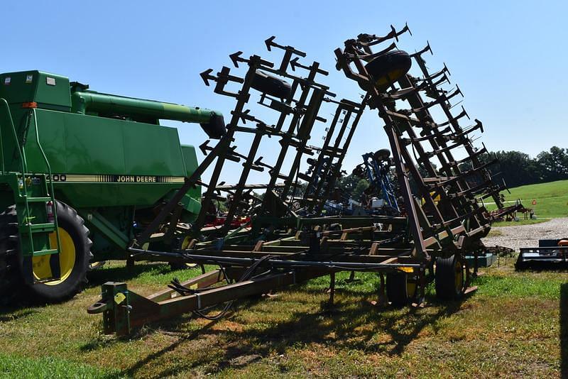 Image of John Deere 960 Primary image