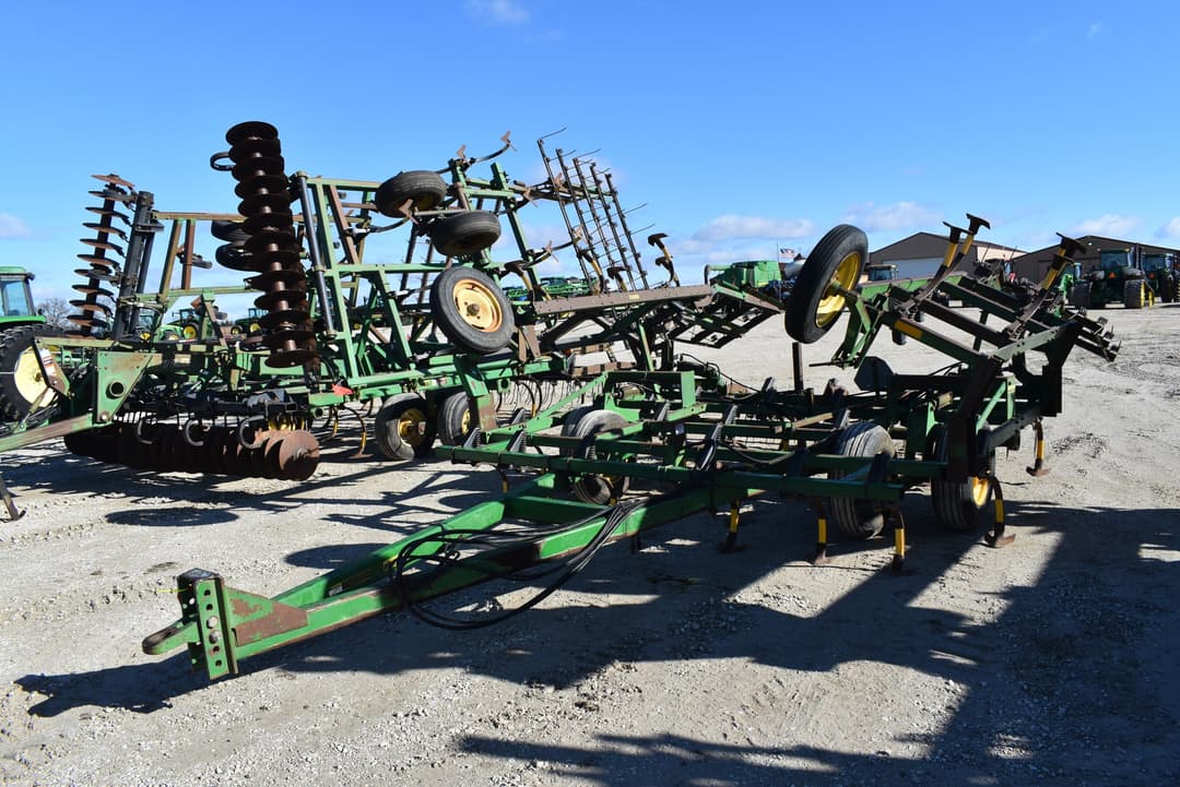 Image of John Deere 960 Primary image