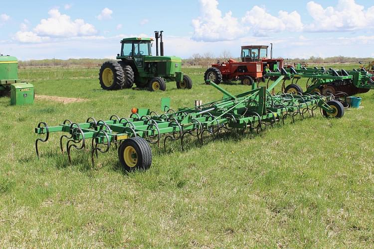 Main image John Deere 960 2