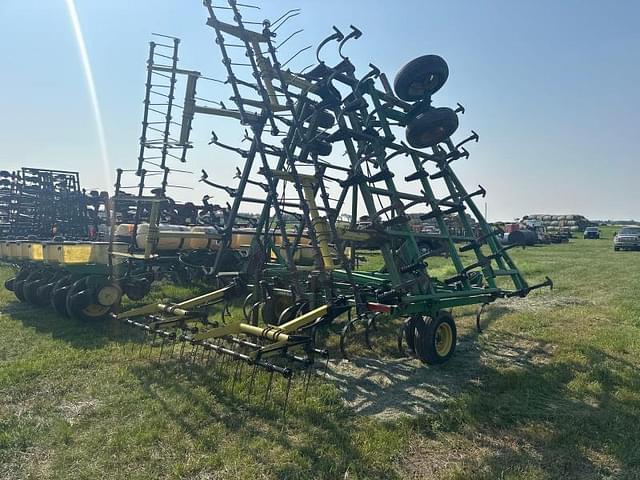 Image of John Deere 960 equipment image 2