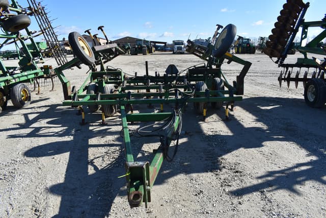 Image of John Deere 960 equipment image 2