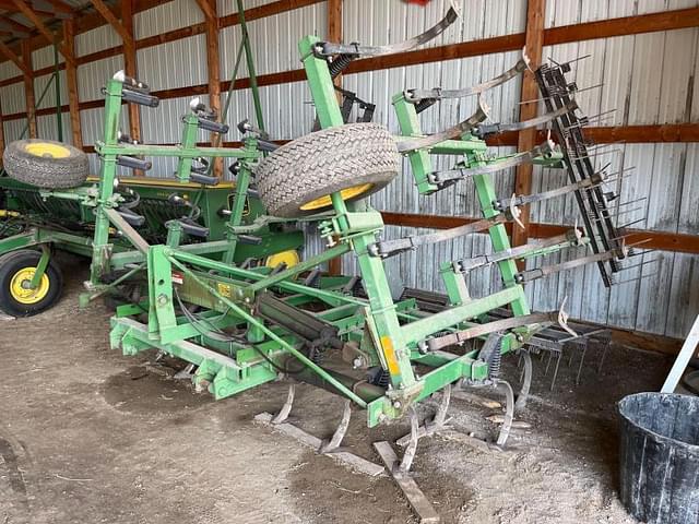 Image of John Deere 960 equipment image 1