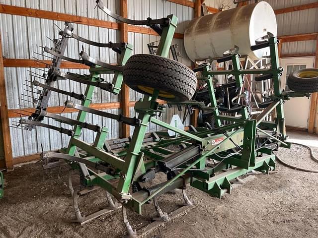 Image of John Deere 960 equipment image 2