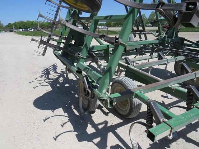 Image of John Deere 960 equipment image 2