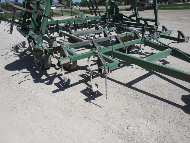 Image of John Deere 960 equipment image 1