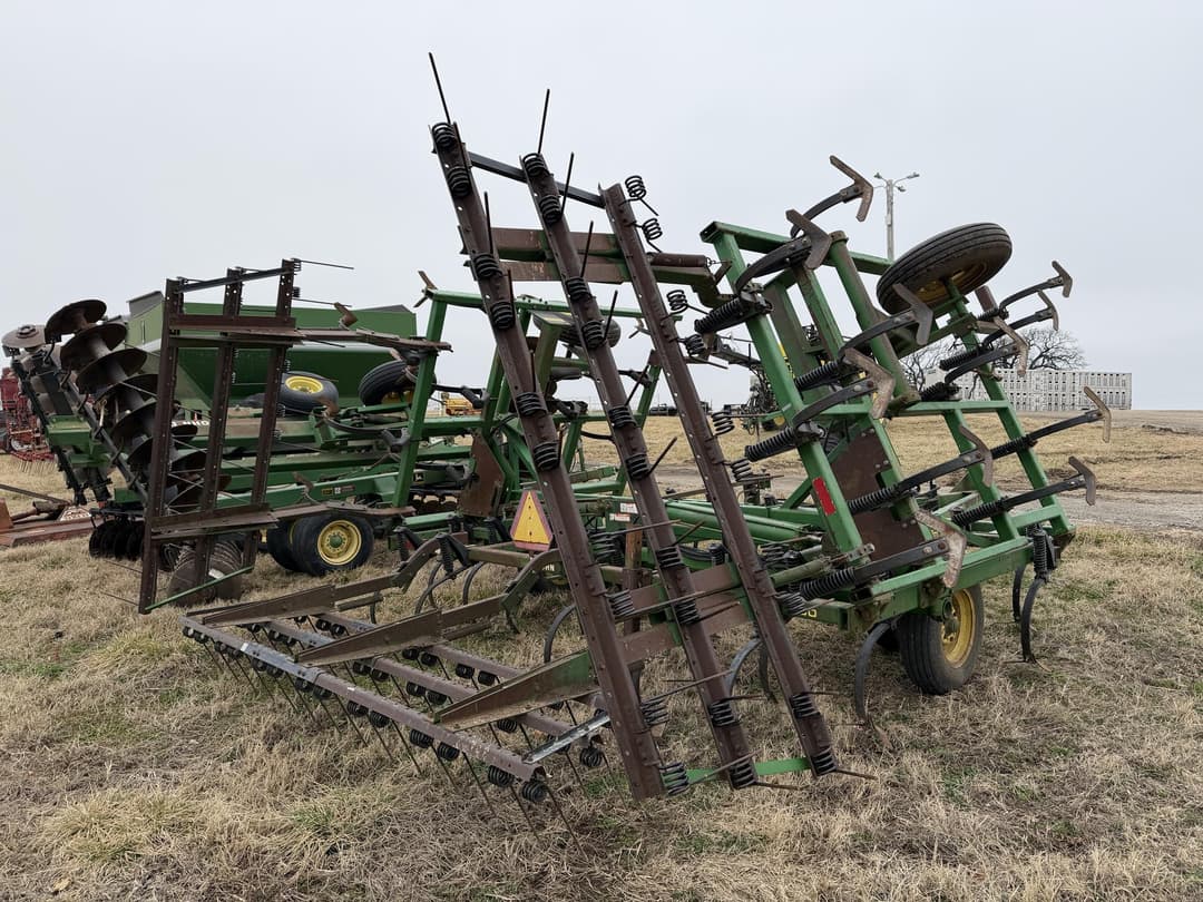 Image of John Deere 960 Image 1