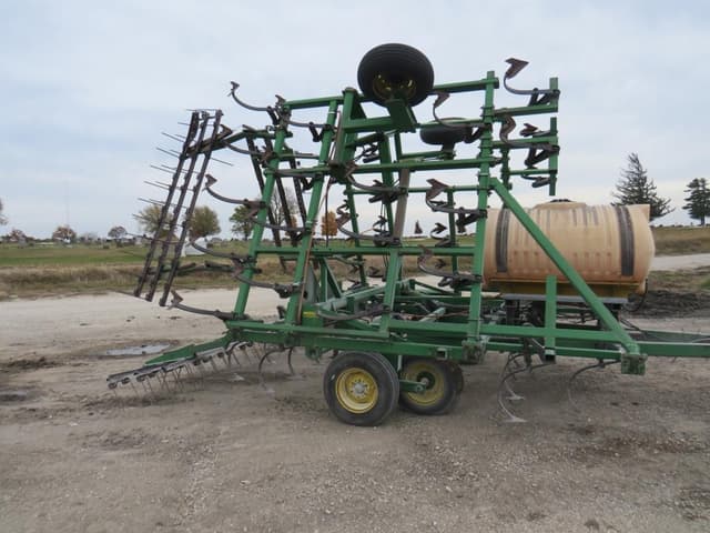 Image of John Deere 960 equipment image 2