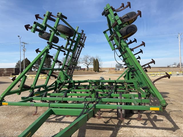 Image of John Deere 960 equipment image 2