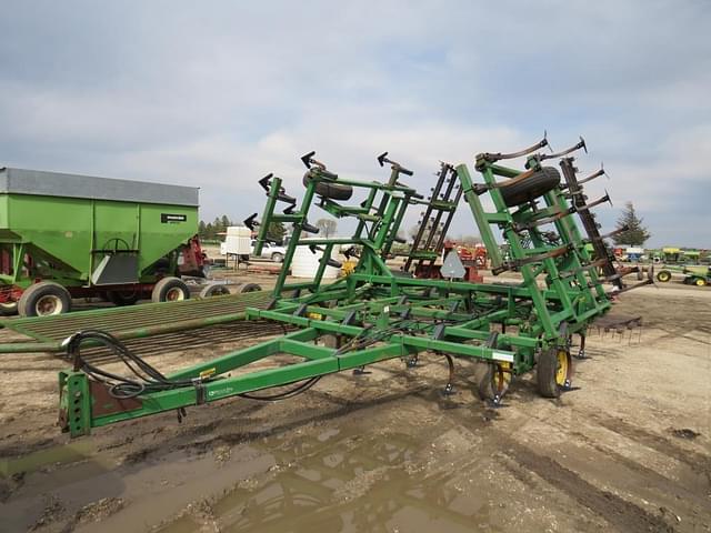 Image of John Deere 960 equipment image 1