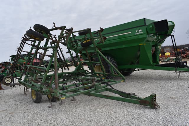 Image of John Deere 960 equipment image 2