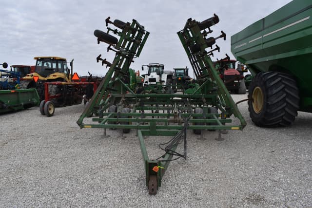 Image of John Deere 960 equipment image 1