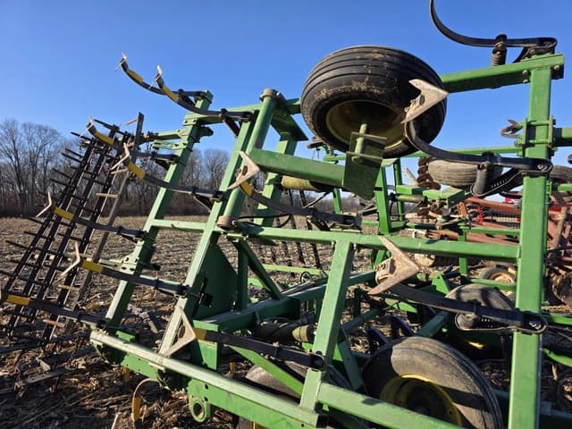 Image of John Deere 960 equipment image 2