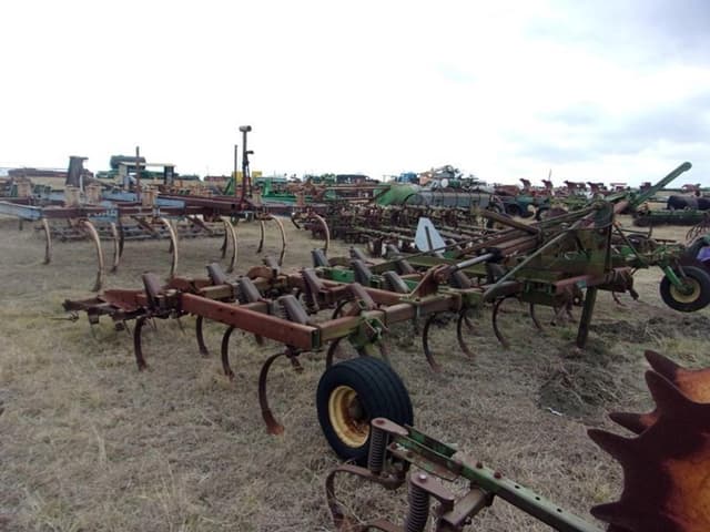 Image of John Deere 960 equipment image 3