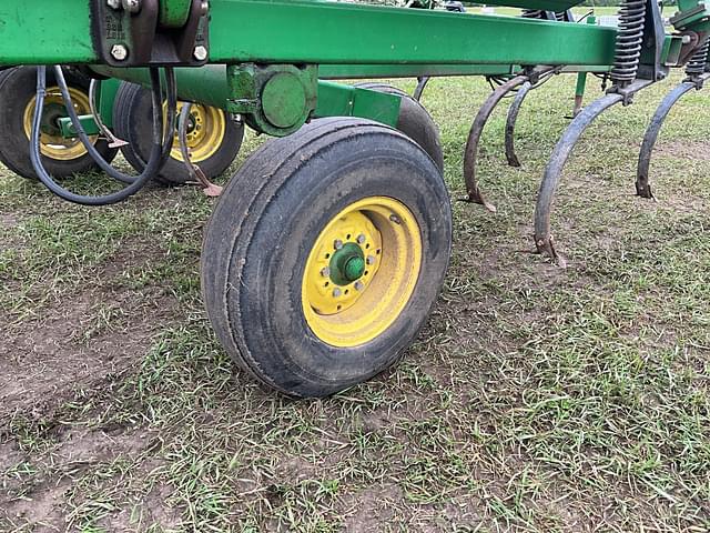 Image of John Deere 960 equipment image 4