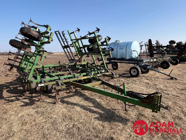 Image of John Deere 960 equipment image 1