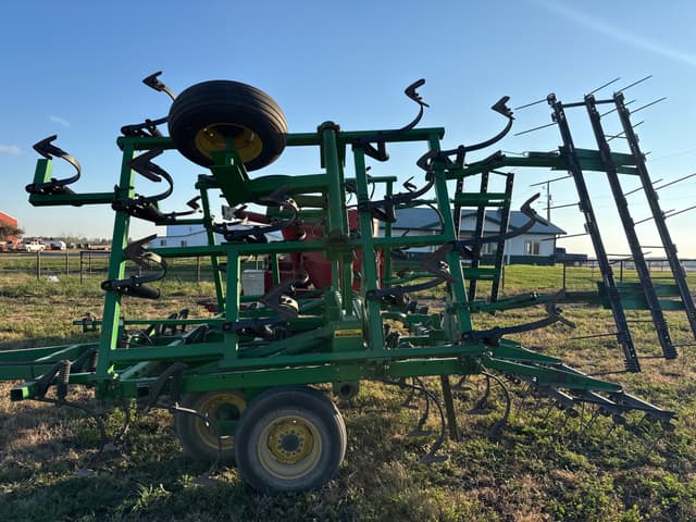 Image of John Deere 960 equipment image 2