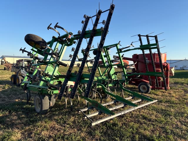 Image of John Deere 960 equipment image 3