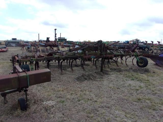 Image of John Deere 960 equipment image 1