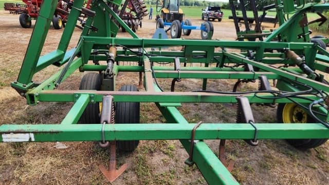 Image of John Deere 960 equipment image 3