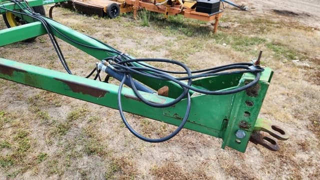 Image of John Deere 960 equipment image 1