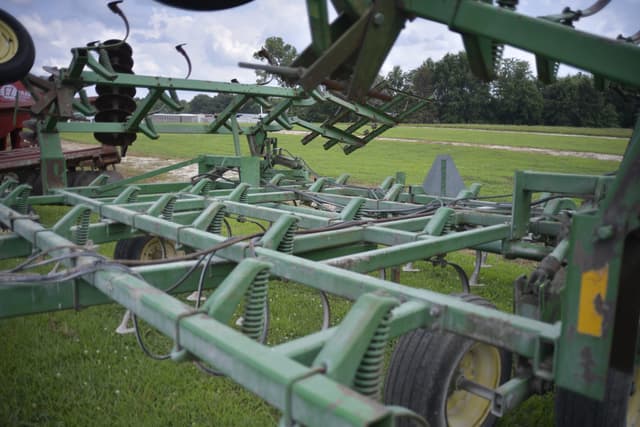 Image of John Deere 960 equipment image 3