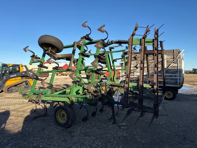 Image of John Deere 960 equipment image 2