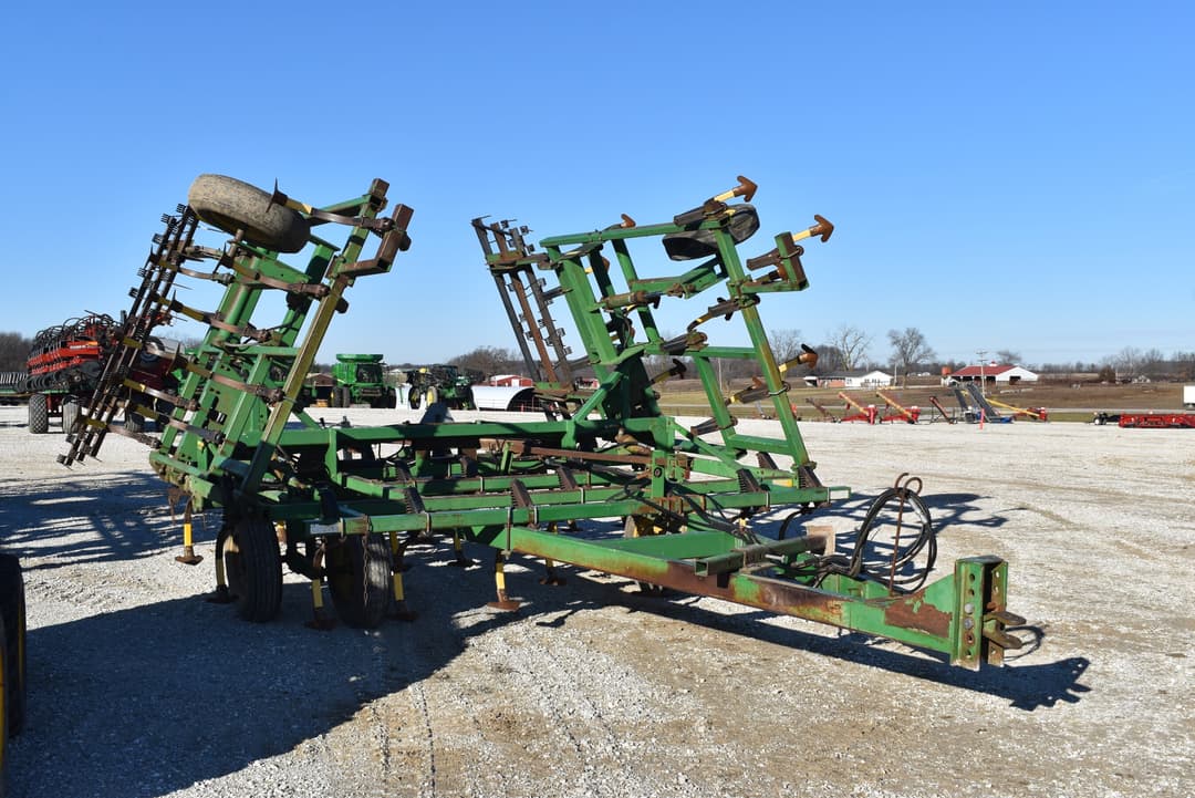 Image of John Deere 960 Primary image