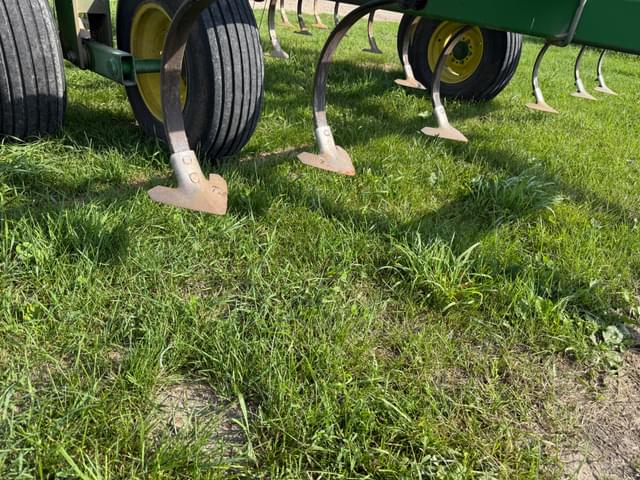 Image of John Deere 960 equipment image 4