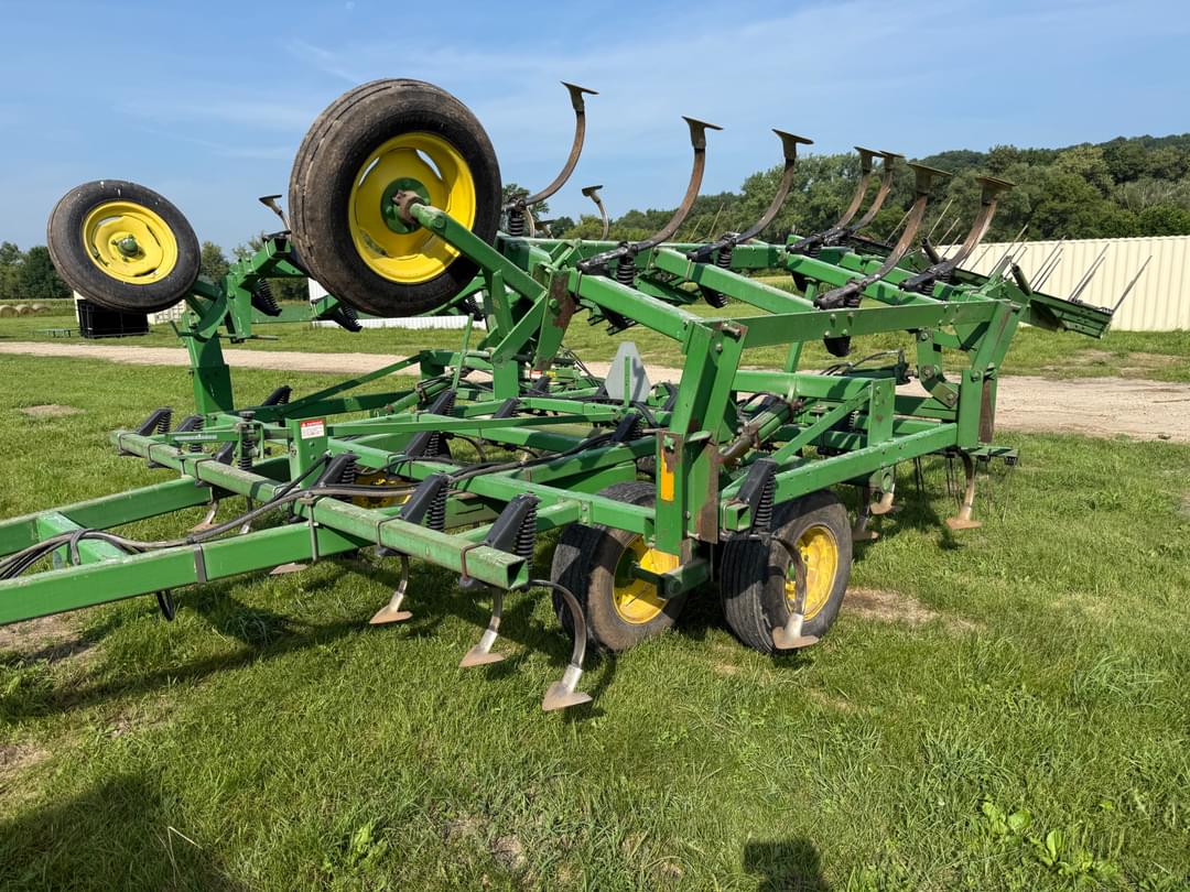 Image of John Deere 960 Primary image