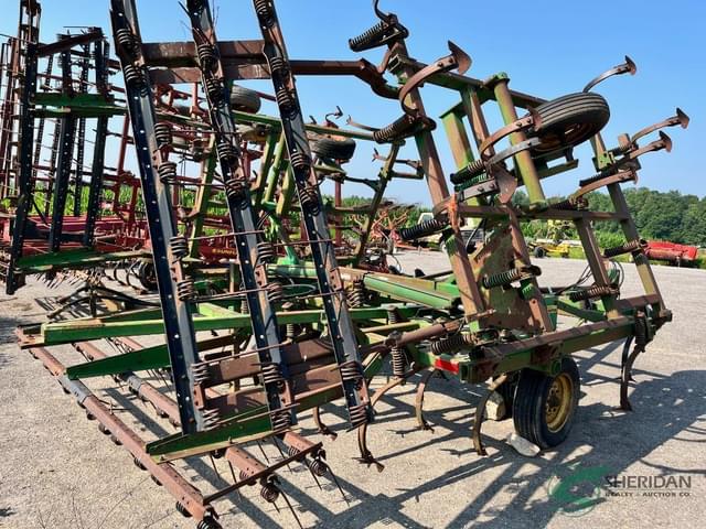 Image of John Deere 960 equipment image 2