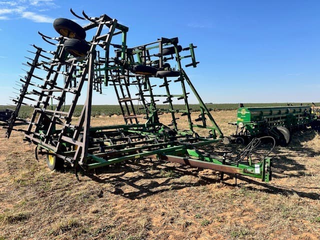 Image of John Deere 960 Image 0