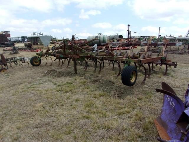 Image of John Deere 960 equipment image 2