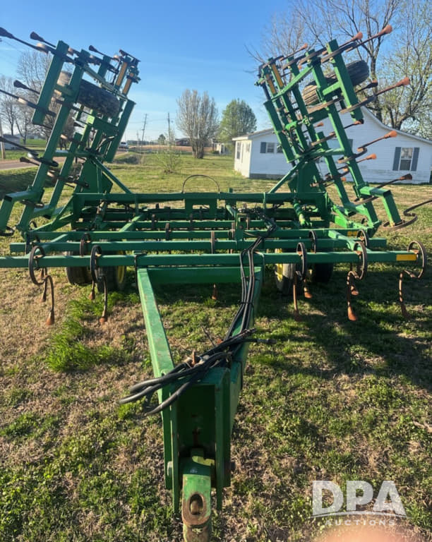 Image of John Deere 960 equipment image 1