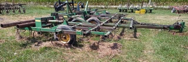 Image of John Deere 960 equipment image 1