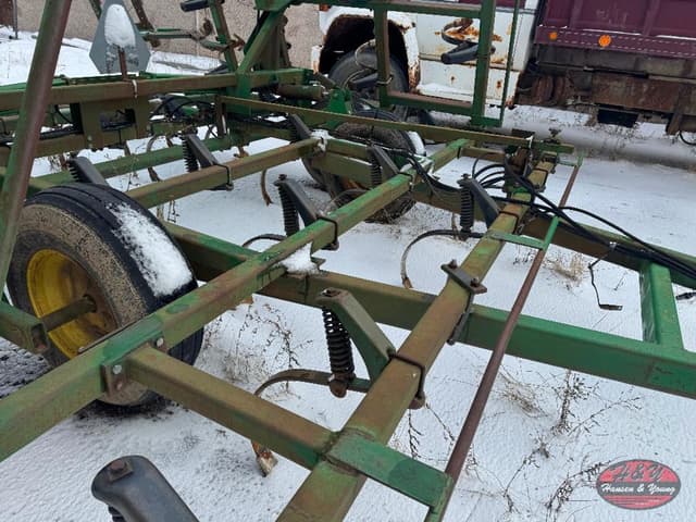 Image of John Deere 960 equipment image 3