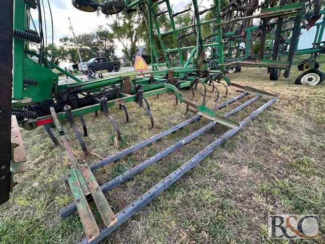 Image of John Deere 960 equipment image 3