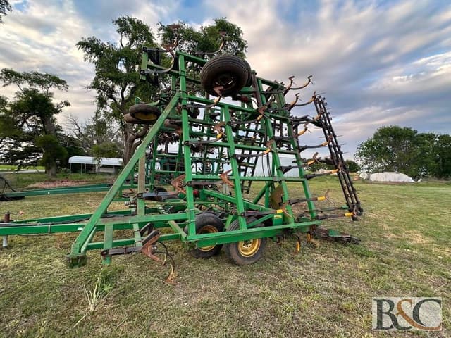 Image of John Deere 960 equipment image 1