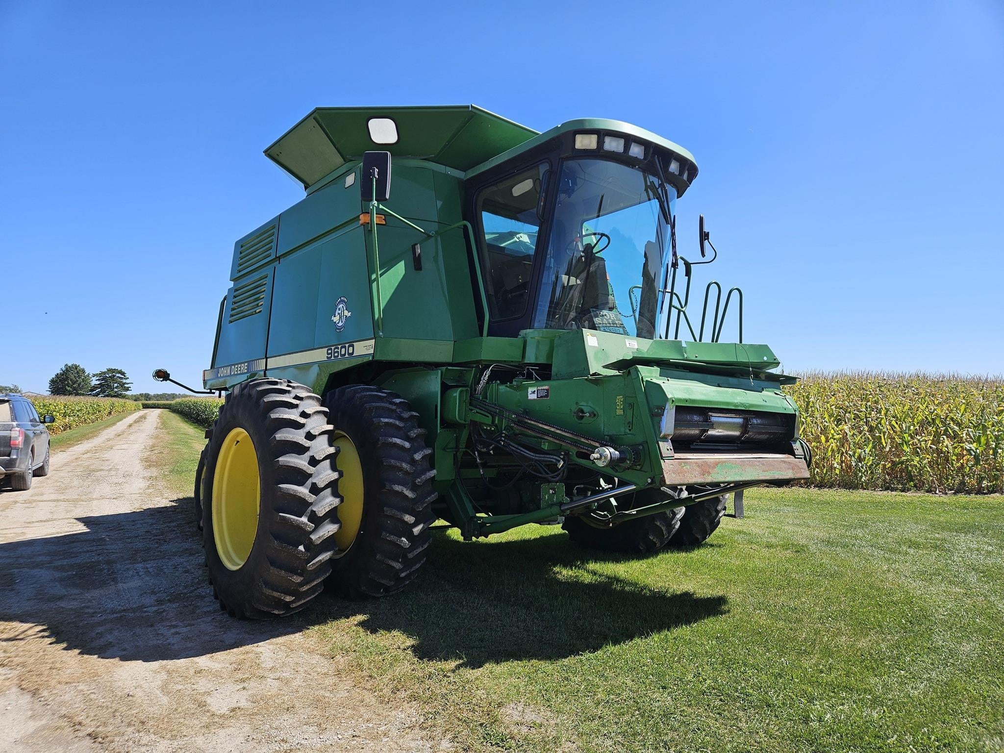 SOLD - John Deere 9600 Lot No. 1098 Combines with 3,926 Hrs | Tractor Zoom