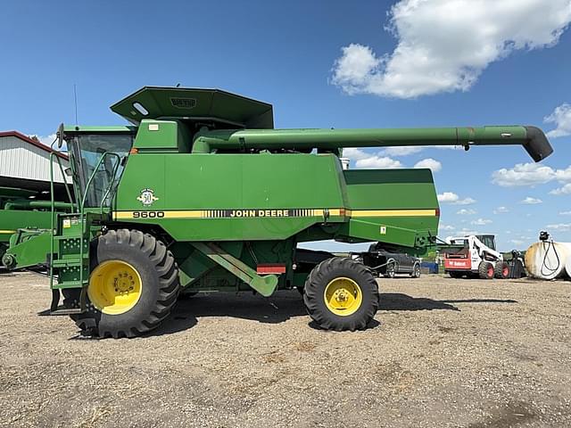 Image of John Deere 9600 equipment image 1