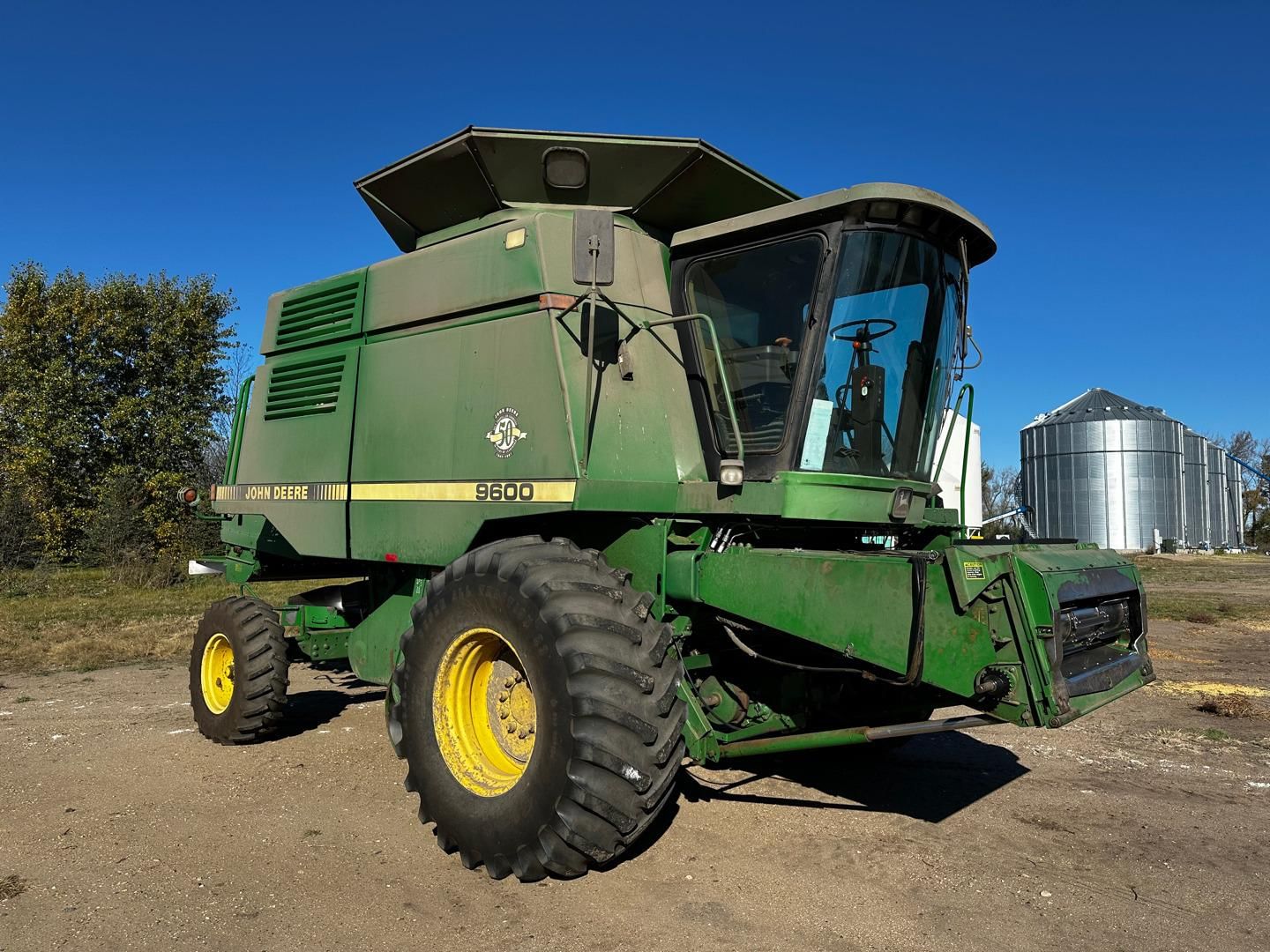 John Deere 9600 Equipment Image0