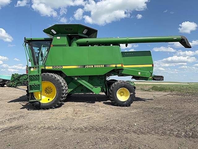 Image of John Deere 9600 equipment image 1