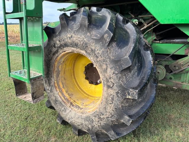 Image of John Deere 9600 equipment image 2