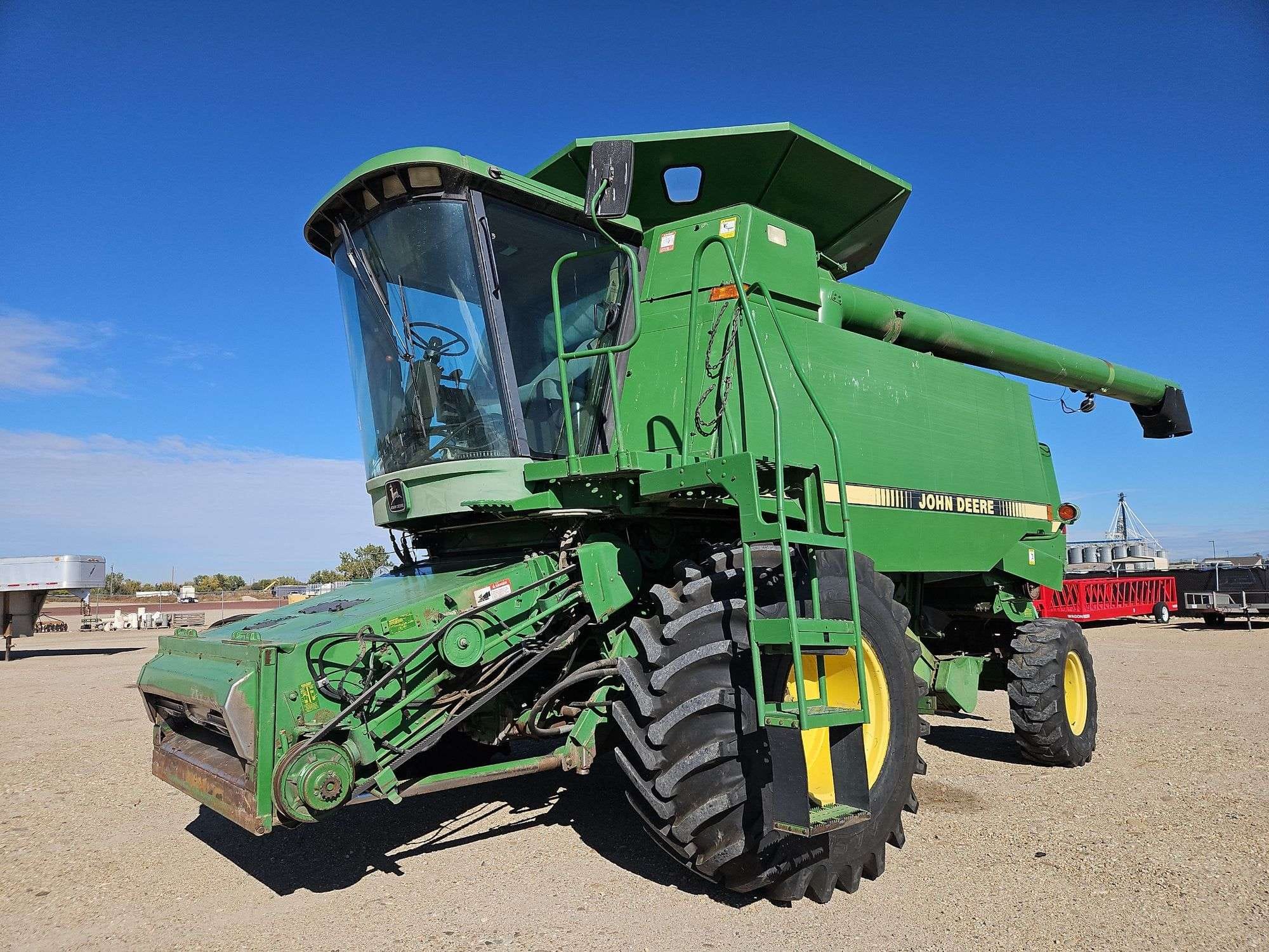 John Deere 9600 Equipment Image0