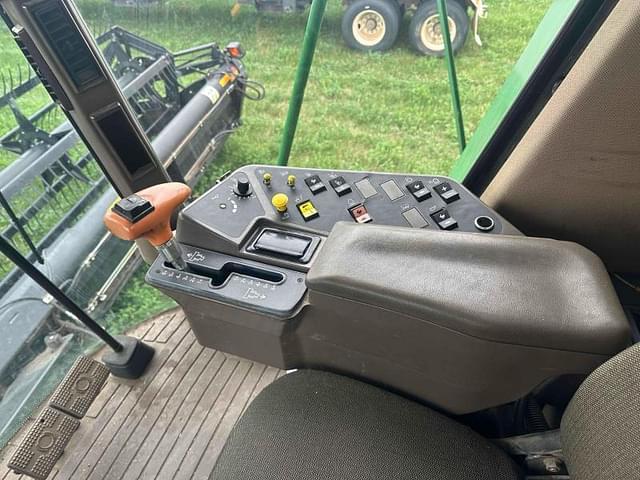 Image of John Deere 9610 equipment image 4