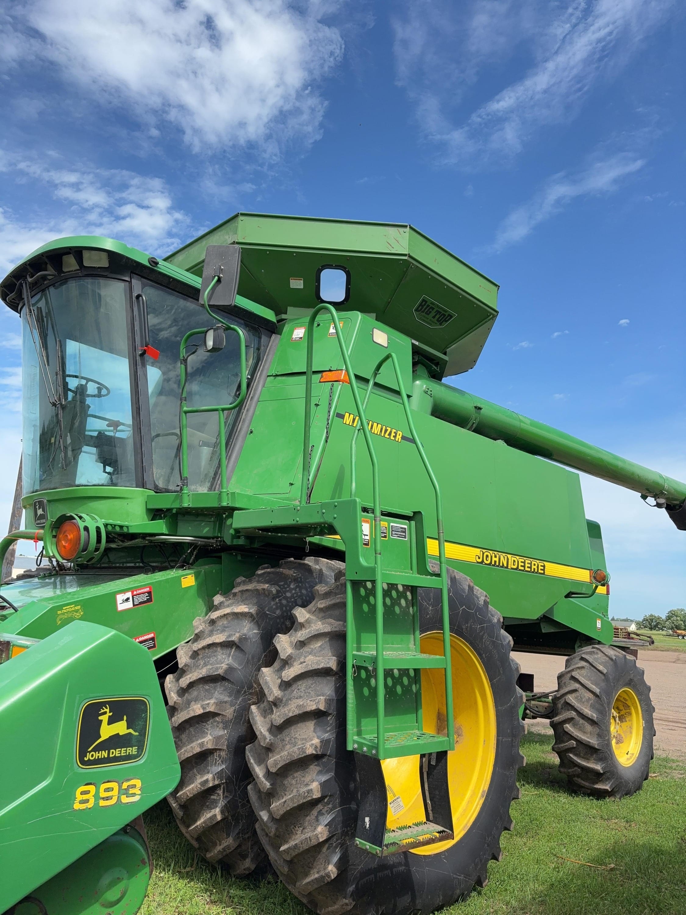 John Deere 9610 Equipment Image0