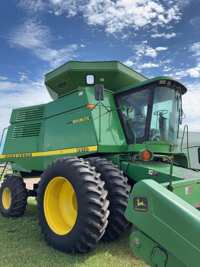 Image of John Deere 9610 equipment image 1
