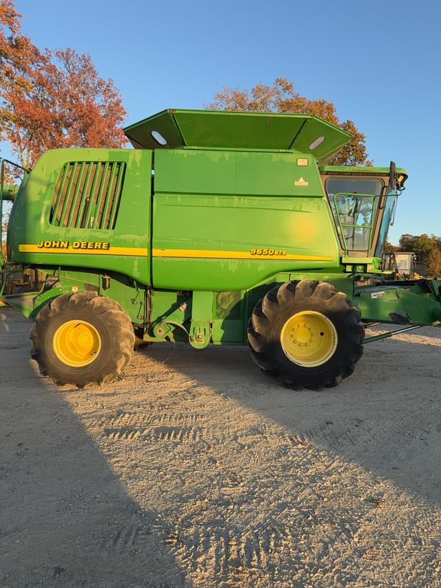Image of John Deere 9650 STS equipment image 2