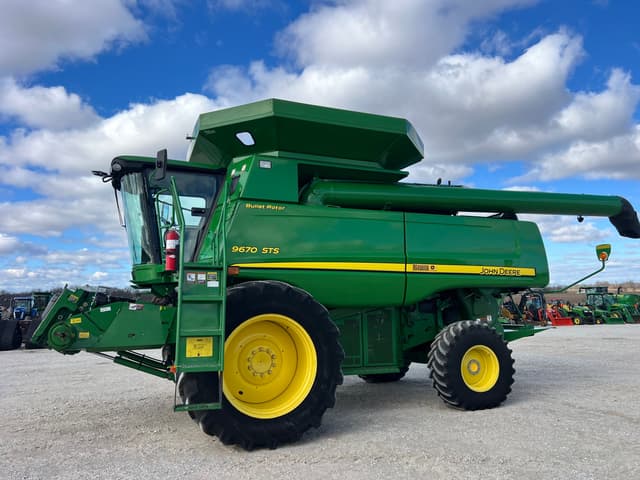 Image of John Deere 9670 STS equipment image 4