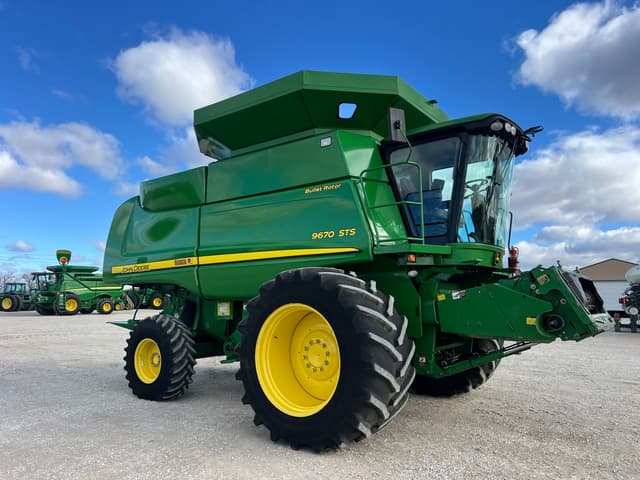 Image of John Deere 9670 STS equipment image 1